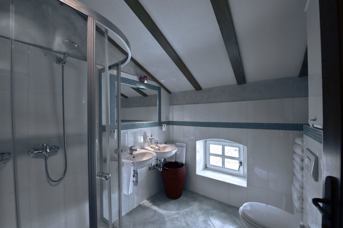 Hiša Tinjan, 440m2