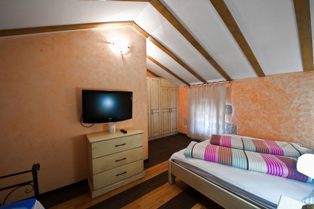 Hiša Tinjan, 440m2