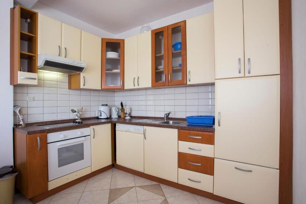 Apartmajska hiša s poslovnim prostorom, Fažana