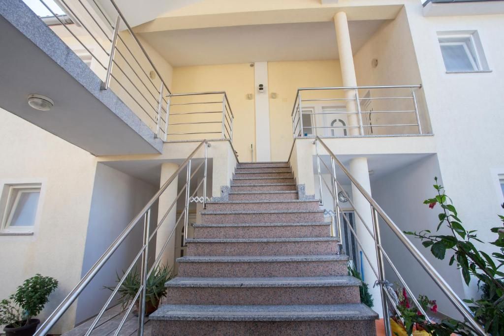 Apartmajska hiša s poslovnim prostorom, Fažana