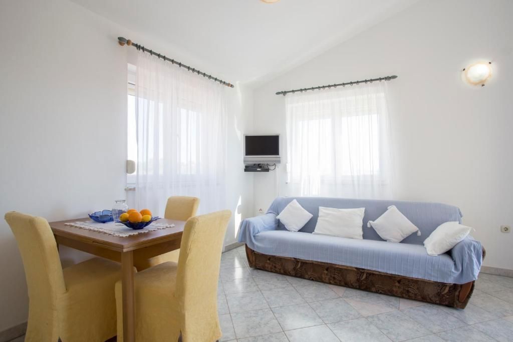 Apartmajska hiša s poslovnim prostorom, Fažana