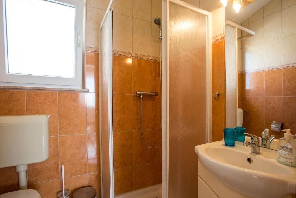 Apartmajska hiša s poslovnim prostorom, Fažana