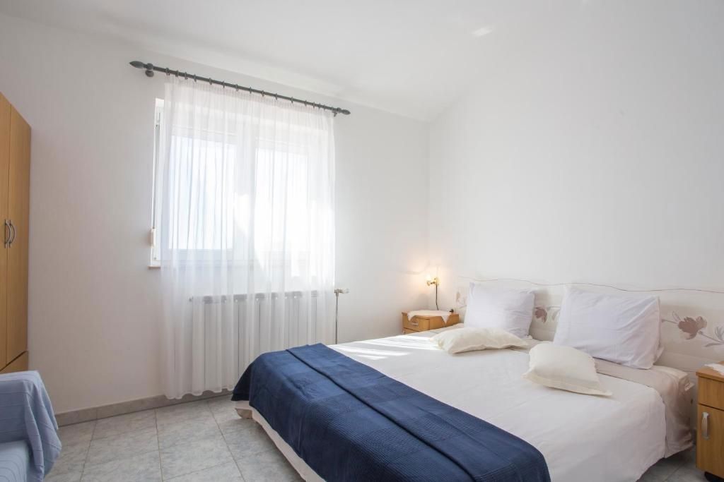 Apartmajska hiša s poslovnim prostorom, Fažana