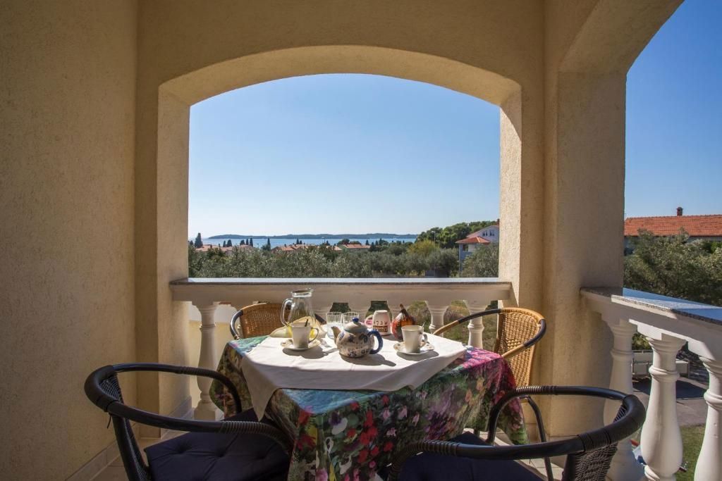 Apartmajska hiša s poslovnim prostorom, Fažana