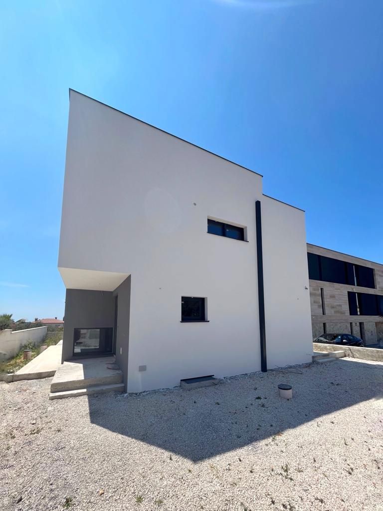 Hiša Medulin, 300m2