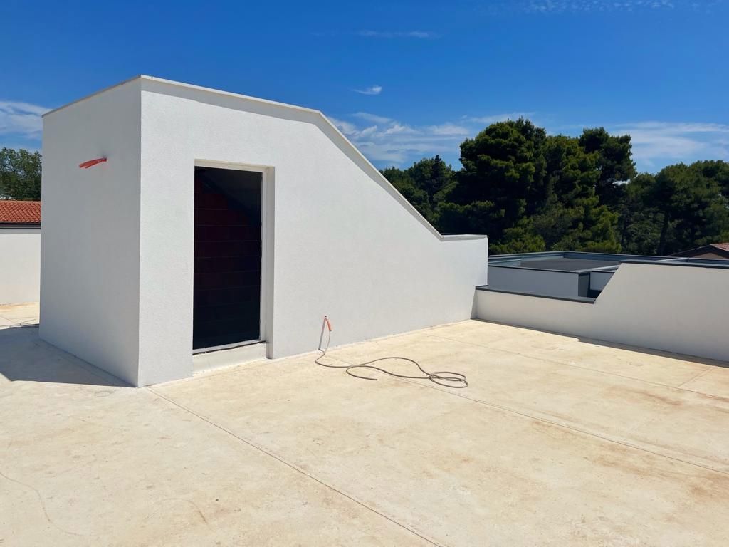 Hiša Medulin, 300m2