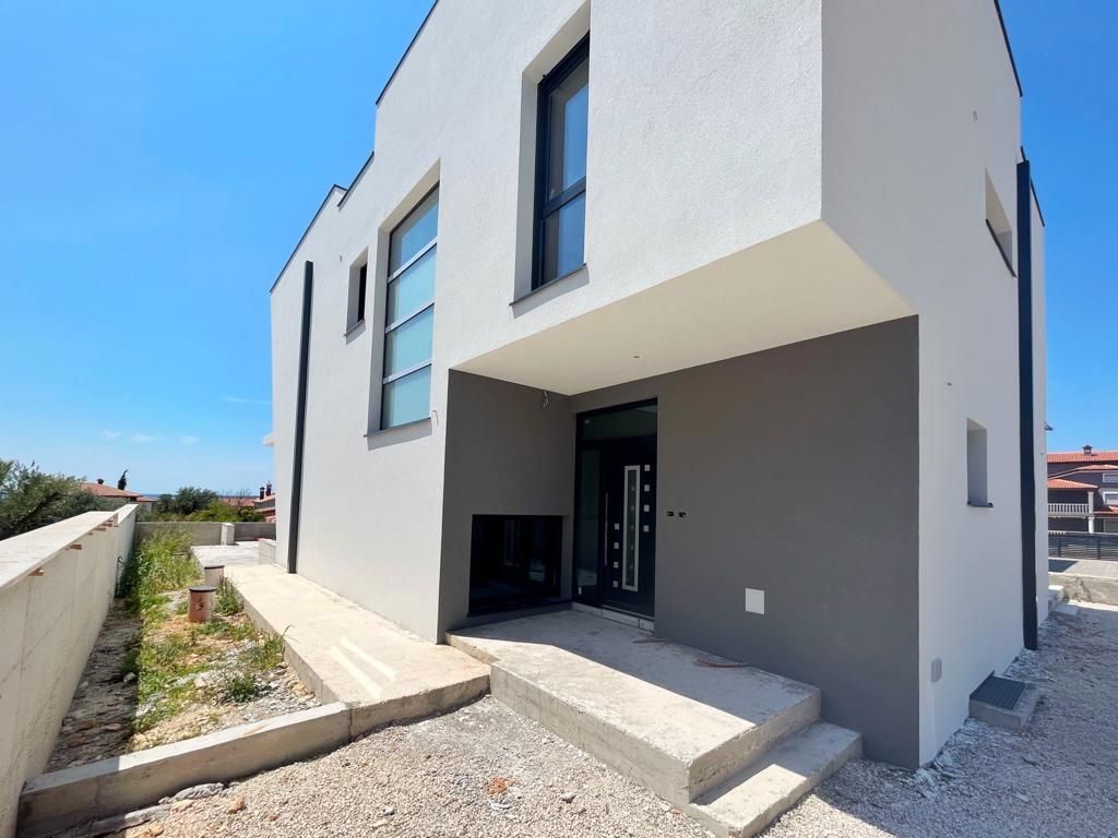 Hiša Medulin, 300m2