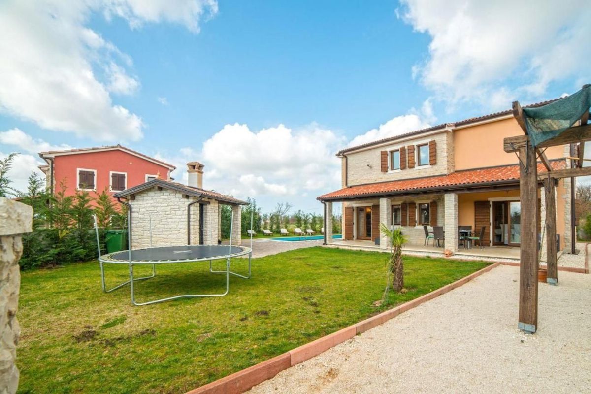 Hiša Svetvinčenat, 200m2