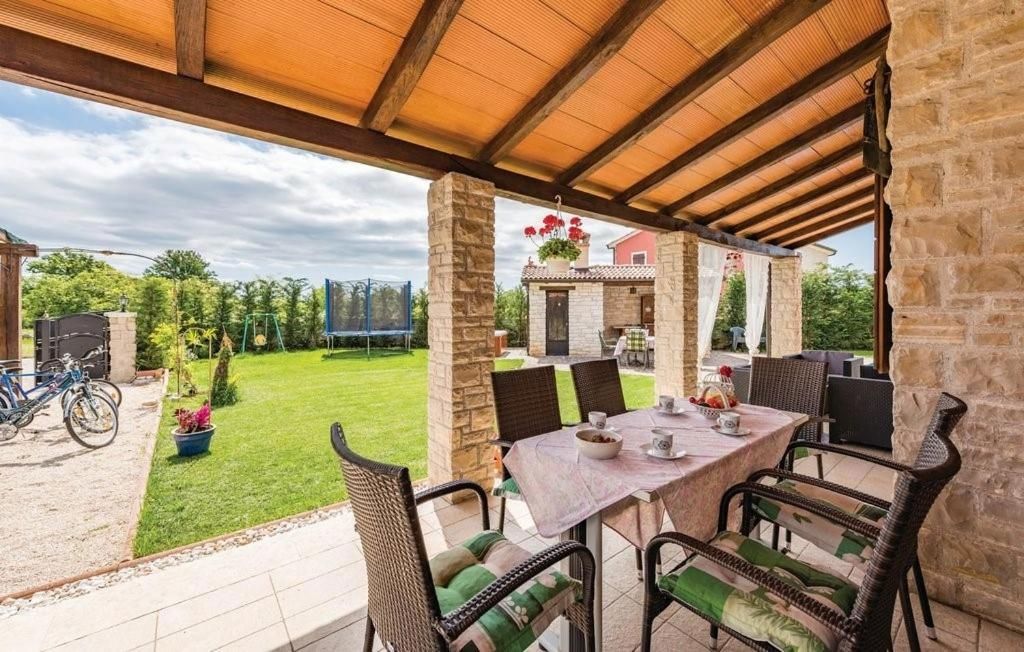 Hiša Svetvinčenat, 200m2