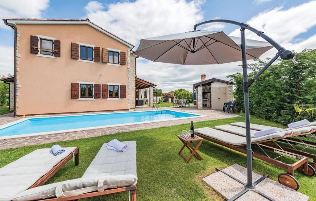 Hiša Svetvinčenat, 200m2