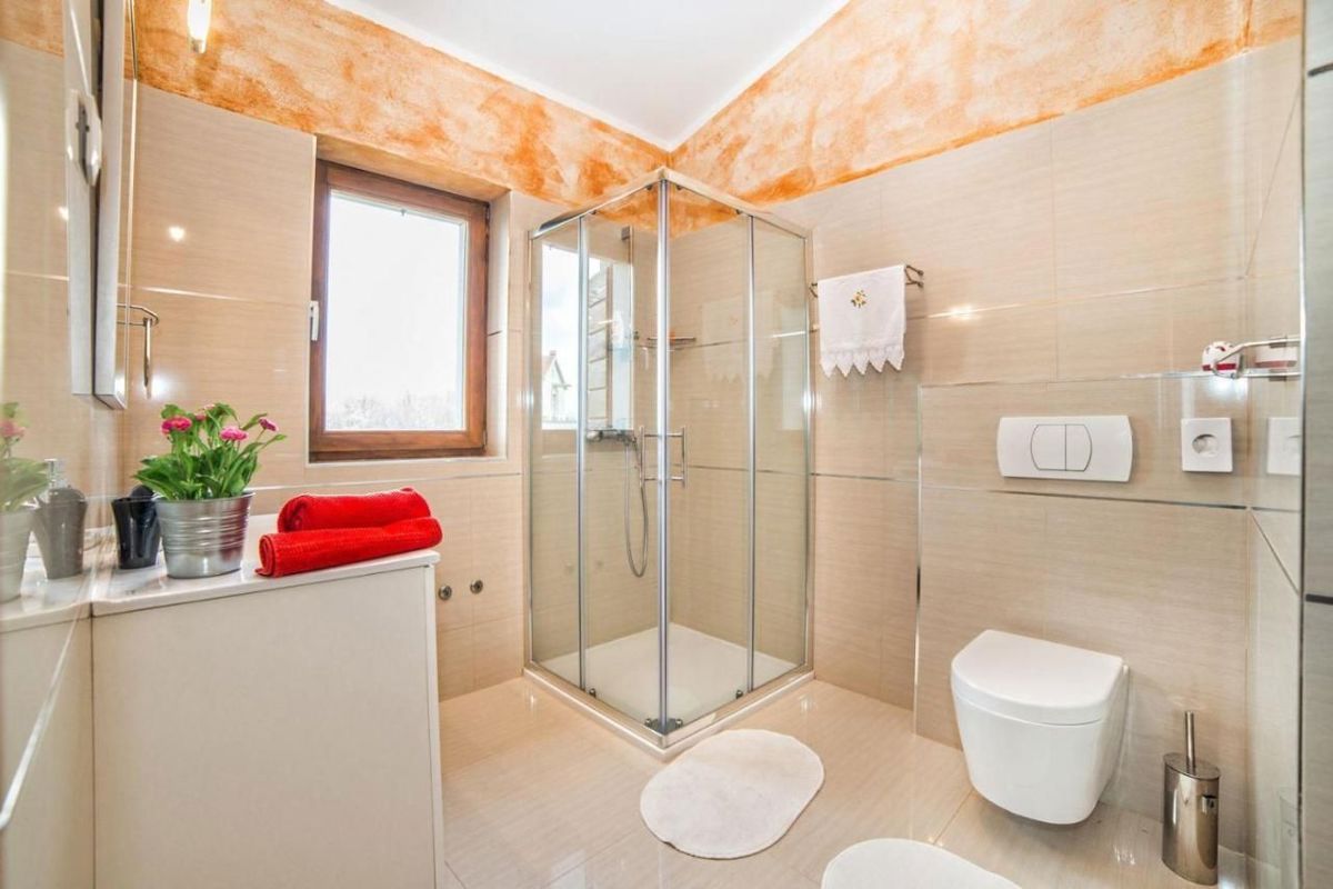 Hiša Svetvinčenat, 200m2