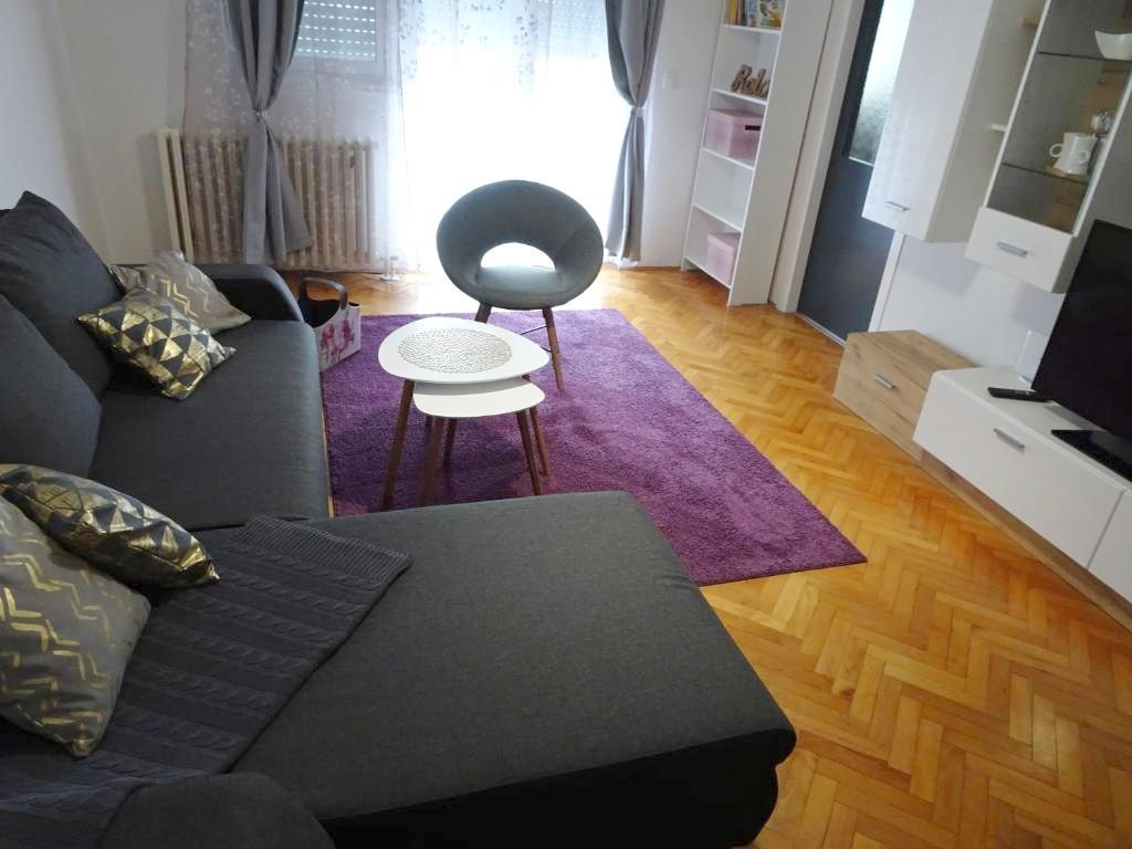 Moderno dvosobno stanovanje z balkonom, Pula