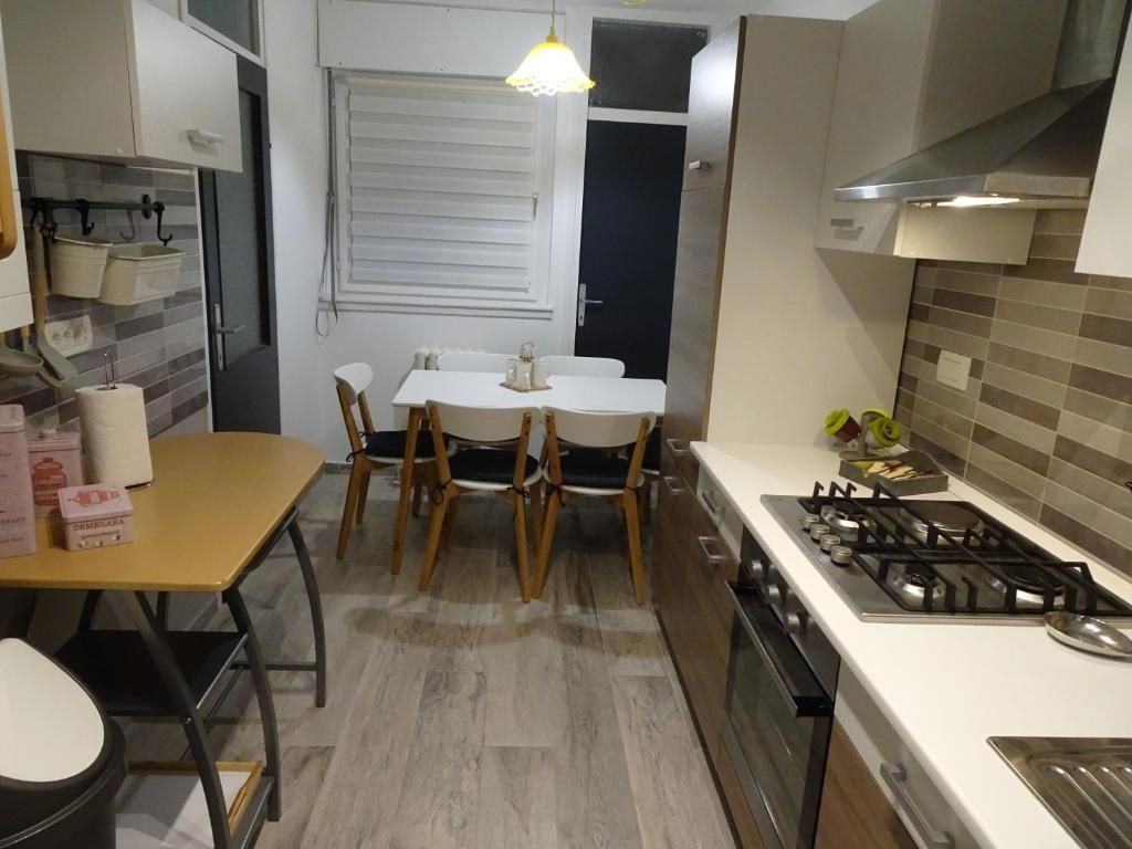 Moderno dvosobno stanovanje z balkonom, Pula