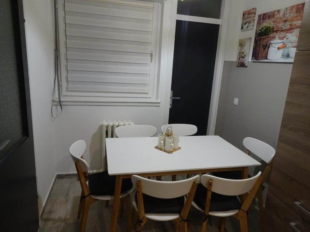 Moderno dvosobno stanovanje z balkonom, Pula