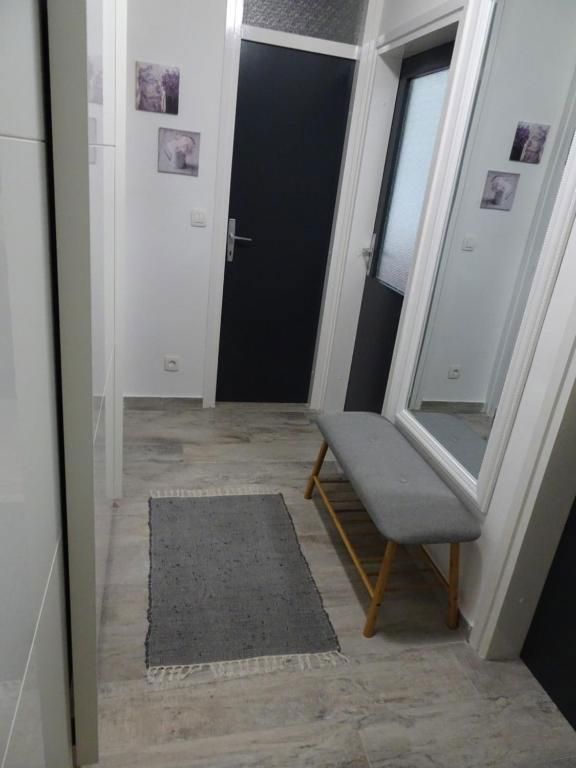 Moderno dvosobno stanovanje z balkonom, Pula