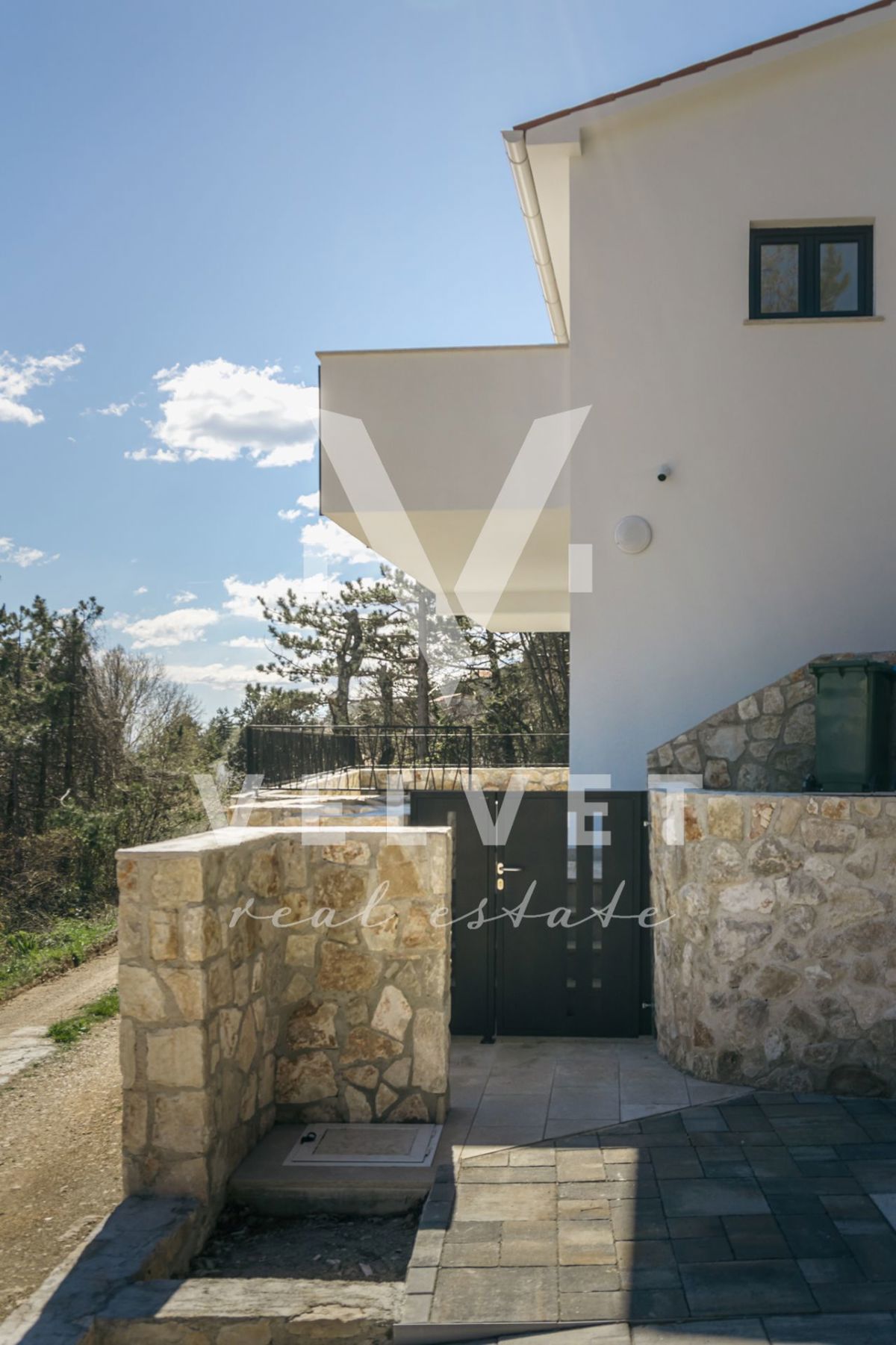 Istra, Labin, okolica, hiša z odprtim pogledom na morje
