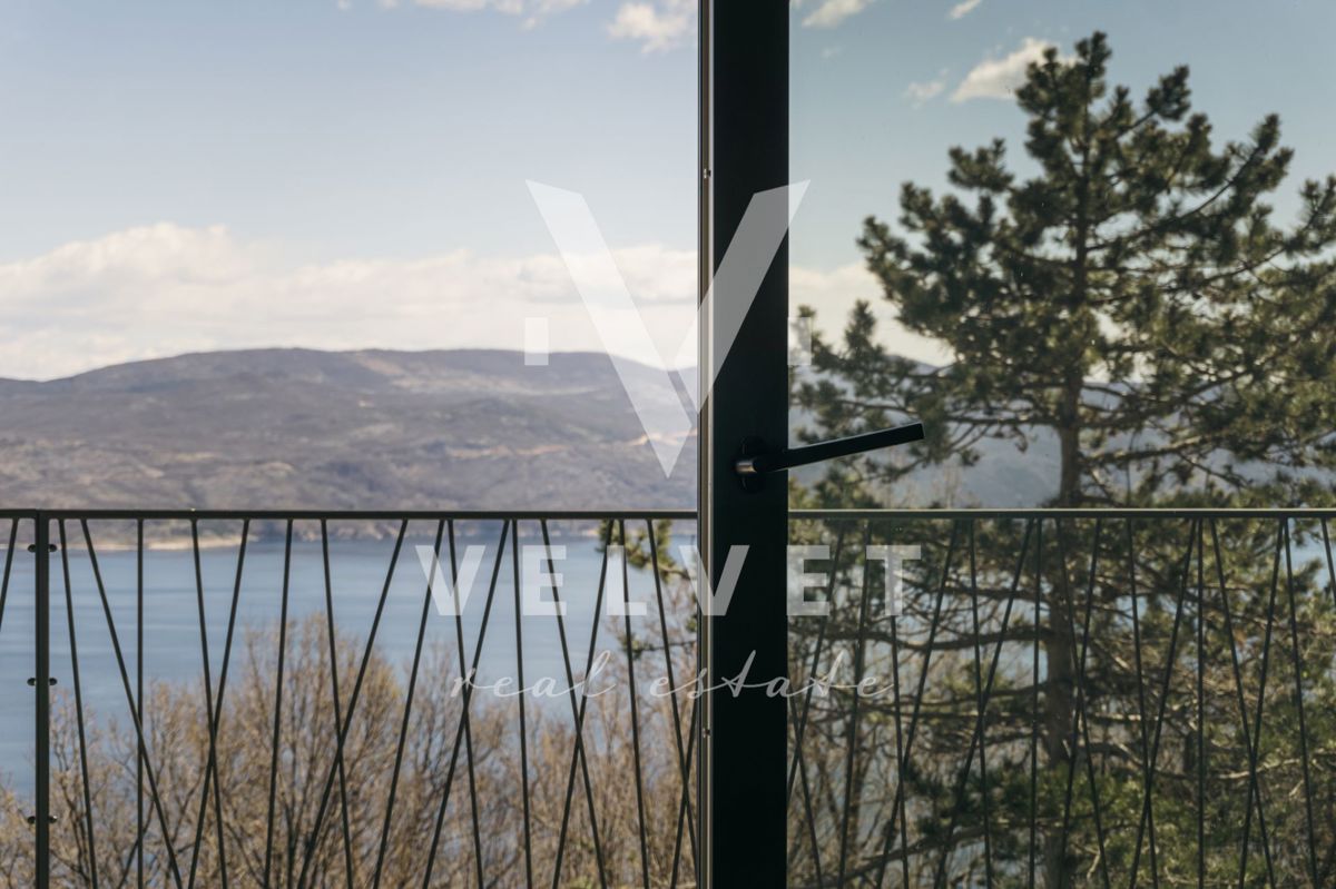 Istra, Labin, okolica, hiša z odprtim pogledom na morje