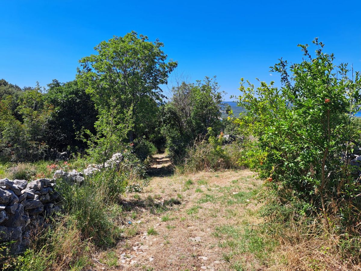 Labin, Gradbeno zemljišče 1200 m2 s pogledom na morje.