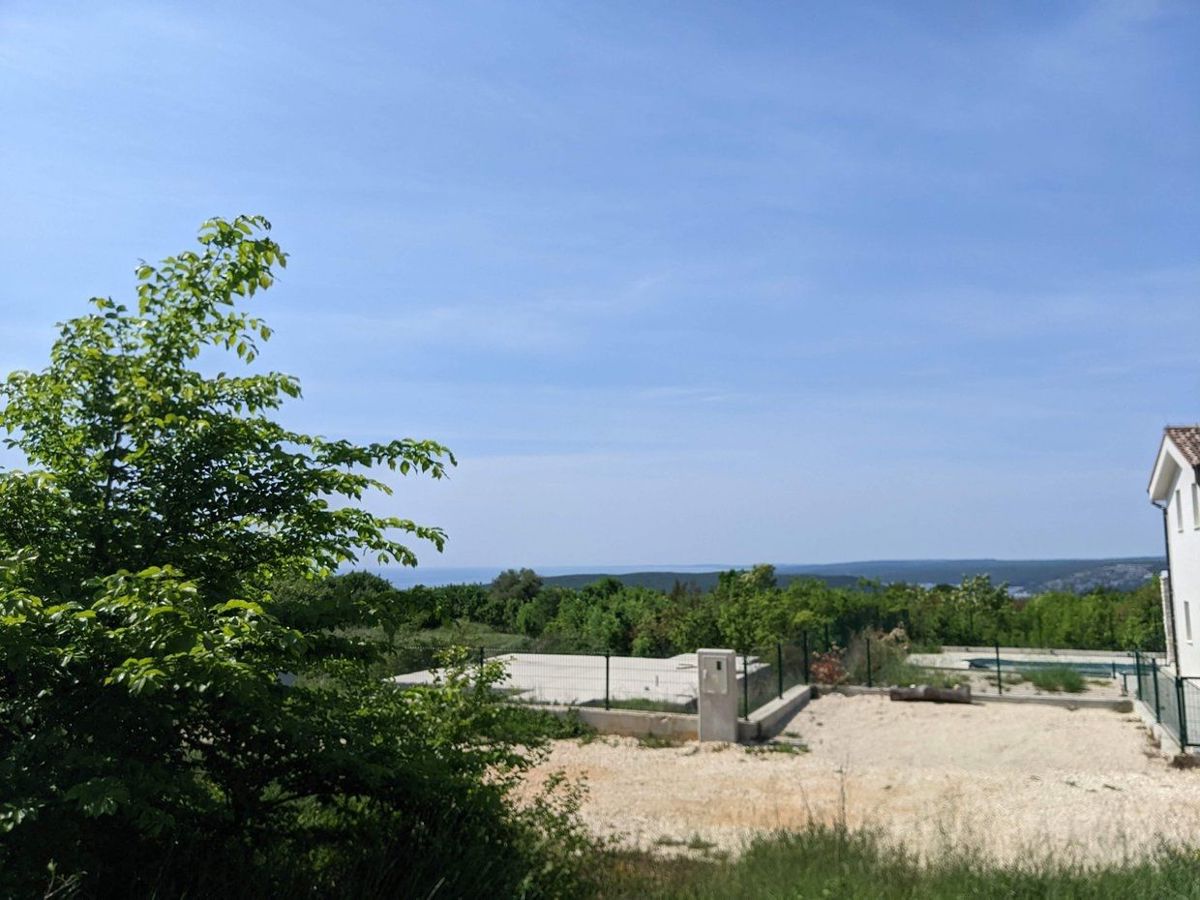 Zemljišče Labin, 734m2