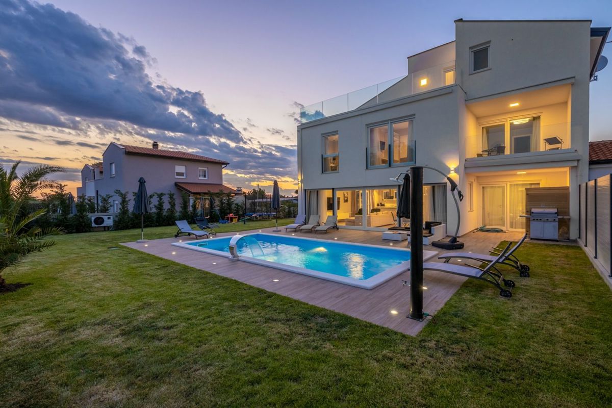 Hiša Poreč, 350m2
