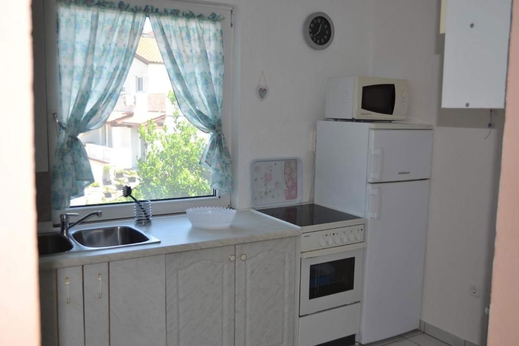 Apartmajska hiša s štirimi enotami, širše območje Fažane