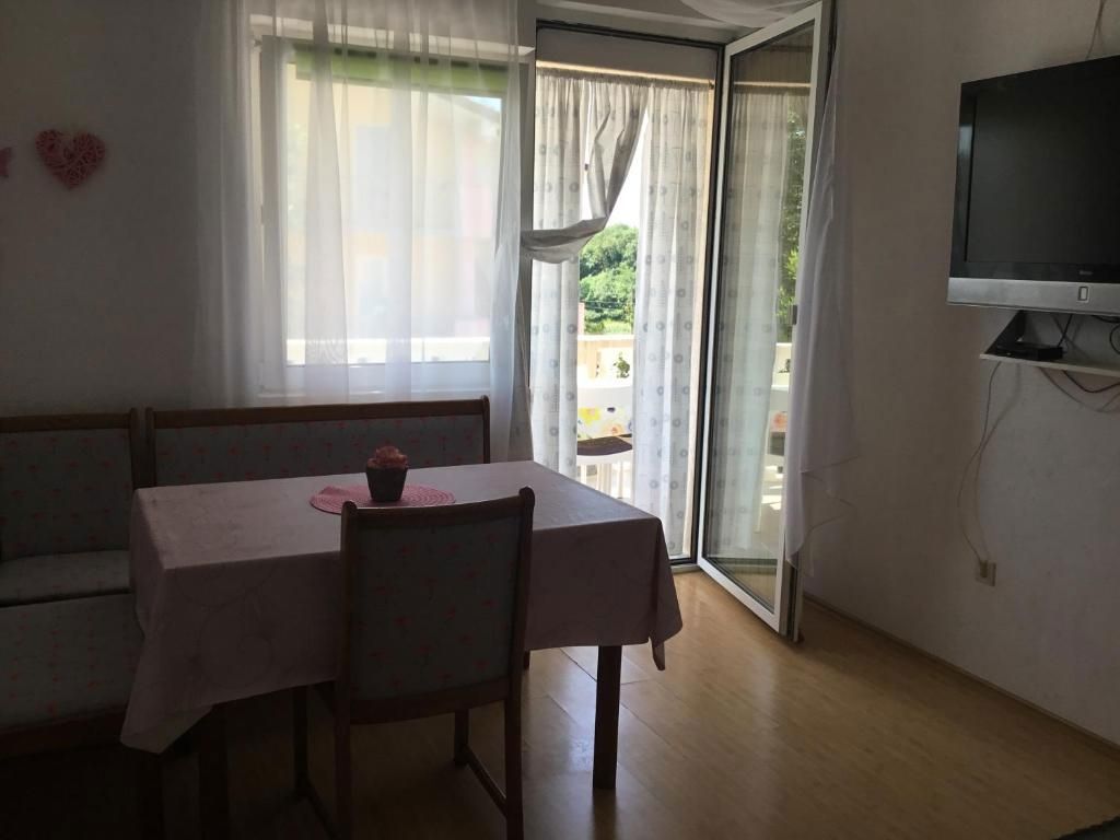 Apartmajska hiša s štirimi enotami, širše območje Fažane