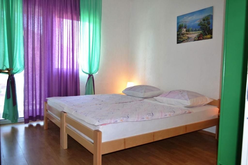 Apartmajska hiša s štirimi enotami, širše območje Fažane