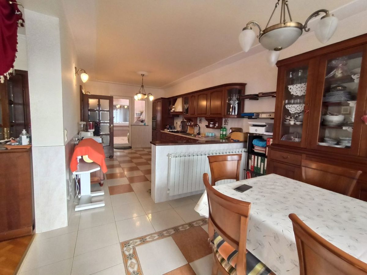 Hiša Rovinj, 998m2