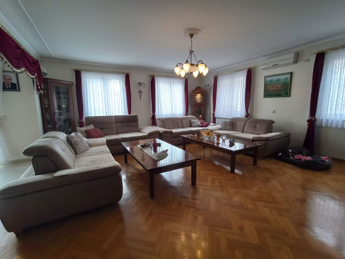 Hiša Rovinj, 998m2