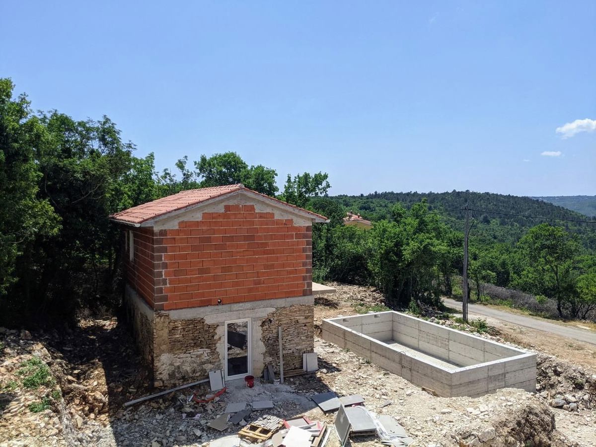 Labin, prenovljena kamnita hiša, s pogledom na morje