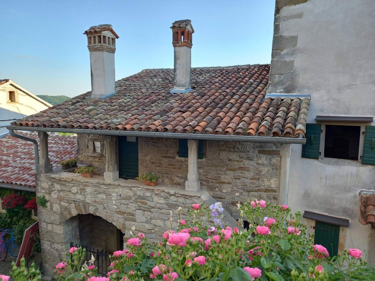Hiša Hum, Buzet, 293m2