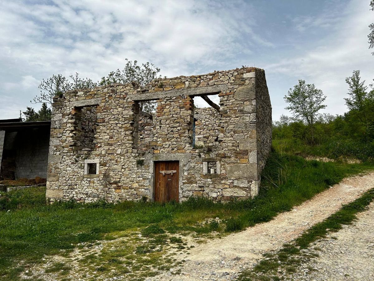 Kamnita hiša s kmetijskim zemljiščem, Potpićan