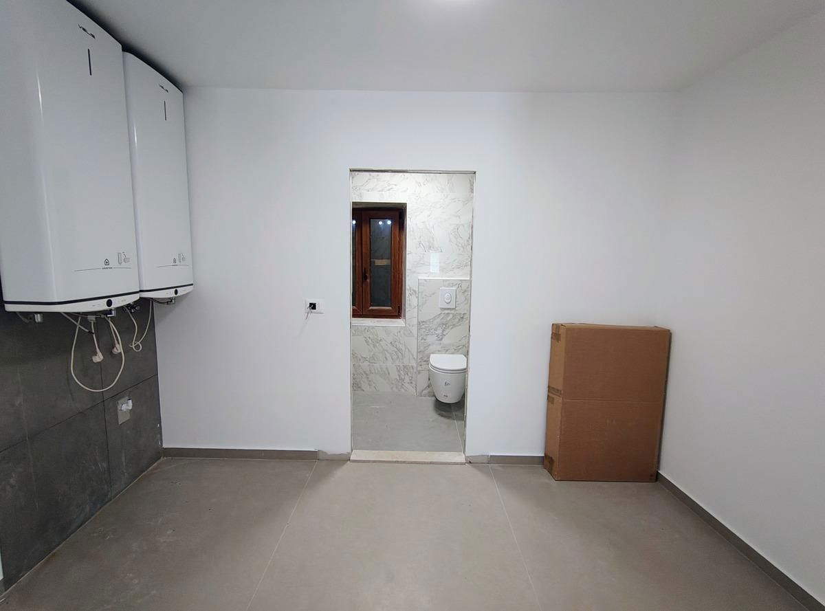Istra, Barban, Kamnita hiša z bazenom in velikim vrtom.