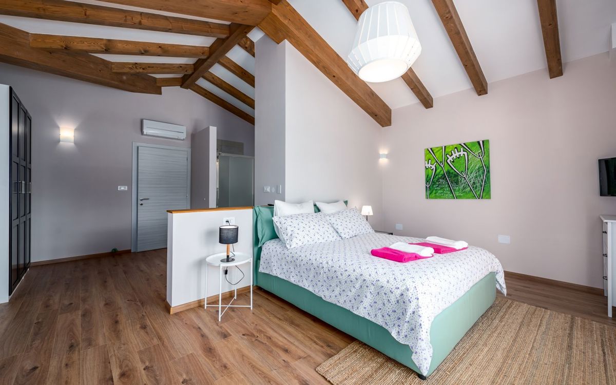 Čudovita vila z neskončnim bazenom, blizu Pazina