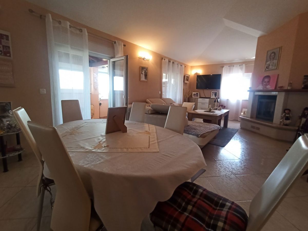 Stanovanje Novigrad, 160m2