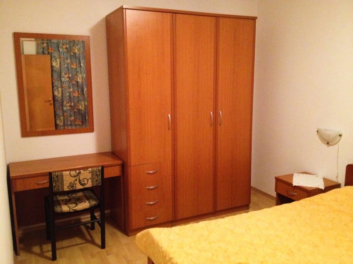 Apartmajska hiša s prostornim vrtom, blizu Pule