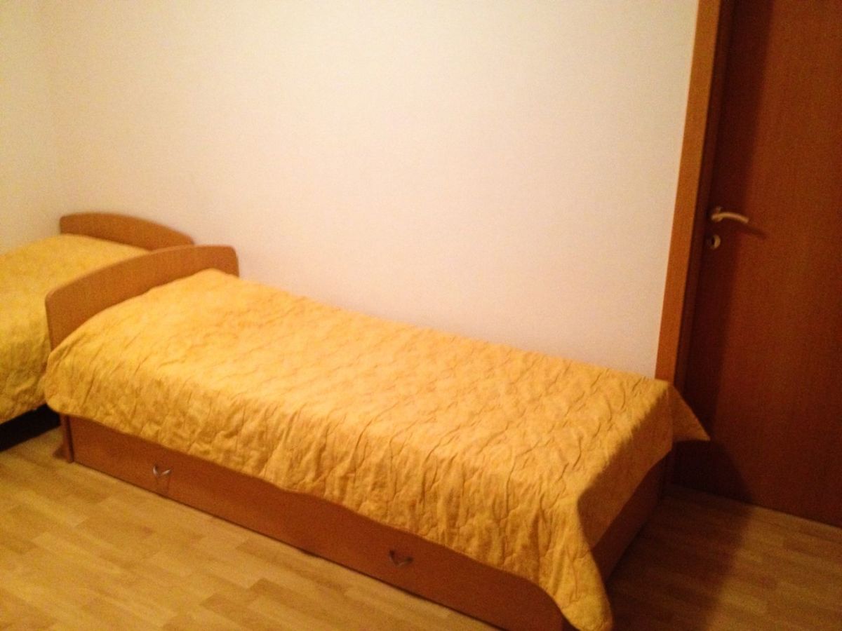 Apartmajska hiša s prostornim vrtom, blizu Pule