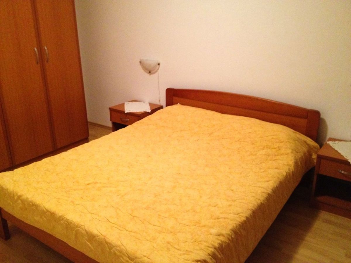 Apartmajska hiša s prostornim vrtom, blizu Pule