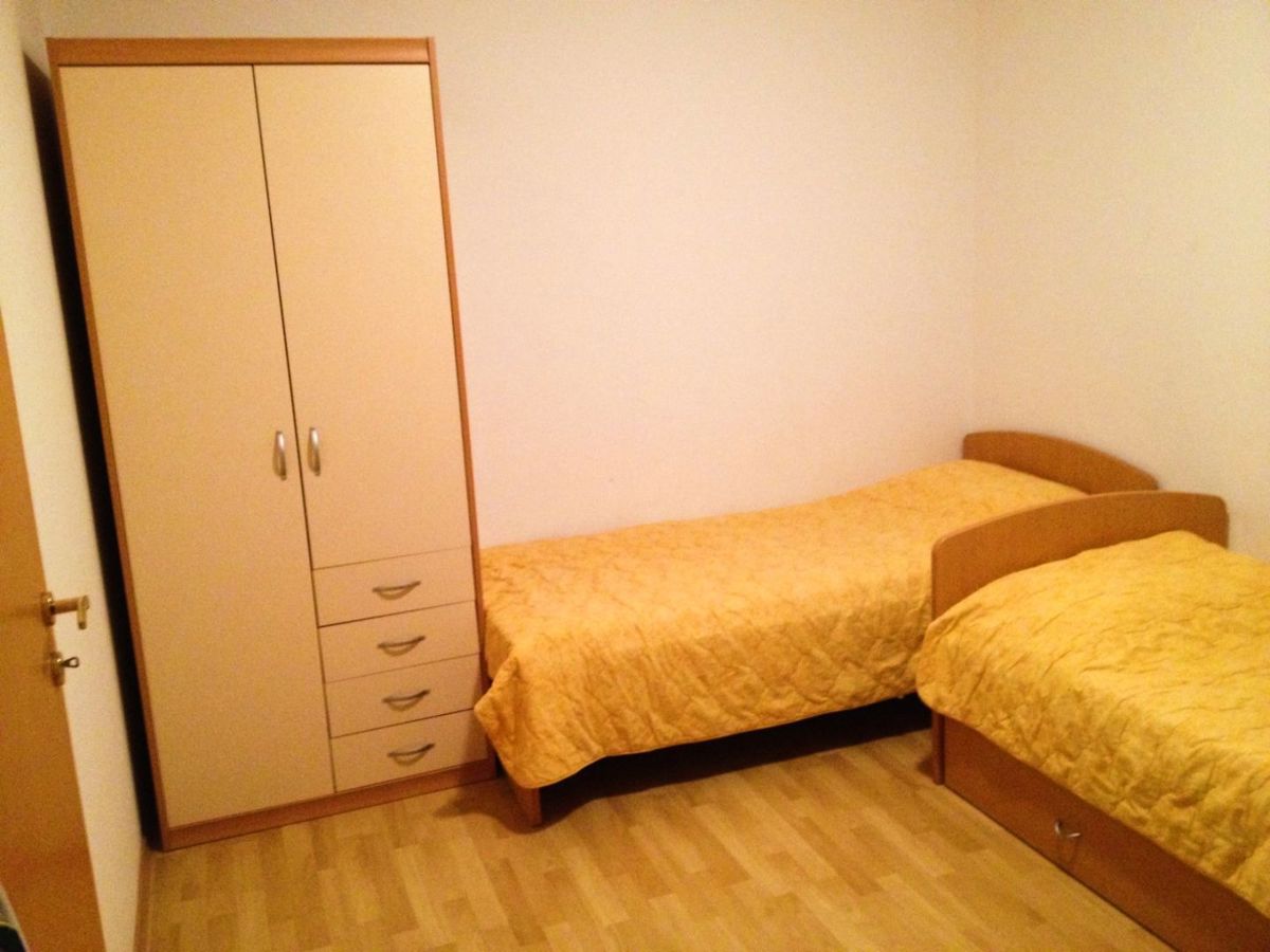 Apartmajska hiša s prostornim vrtom, blizu Pule