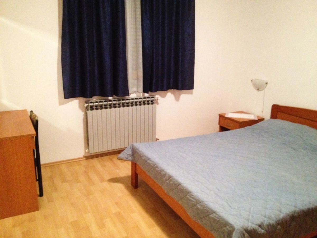 Apartmajska hiša s prostornim vrtom, blizu Pule