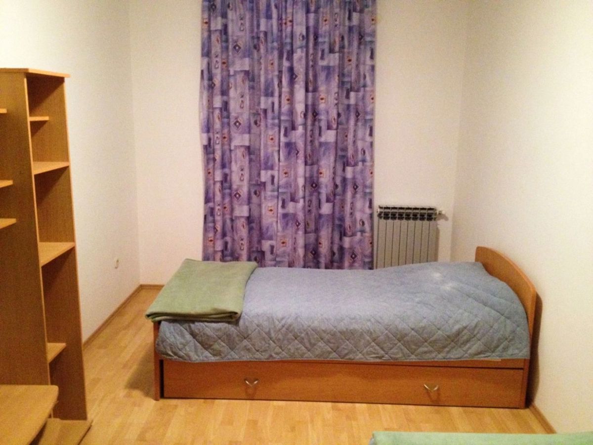 Apartmajska hiša s prostornim vrtom, blizu Pule