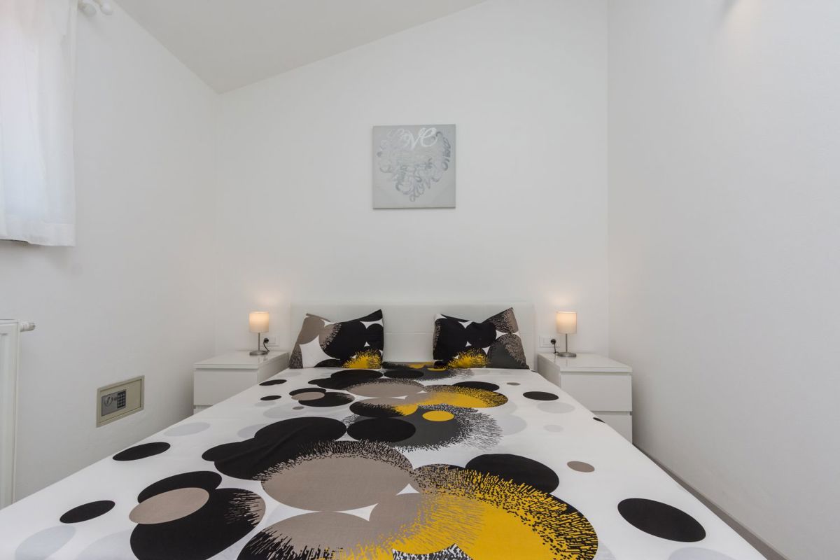 Moderen dvosobni penthouse 500m od morja, Medulin