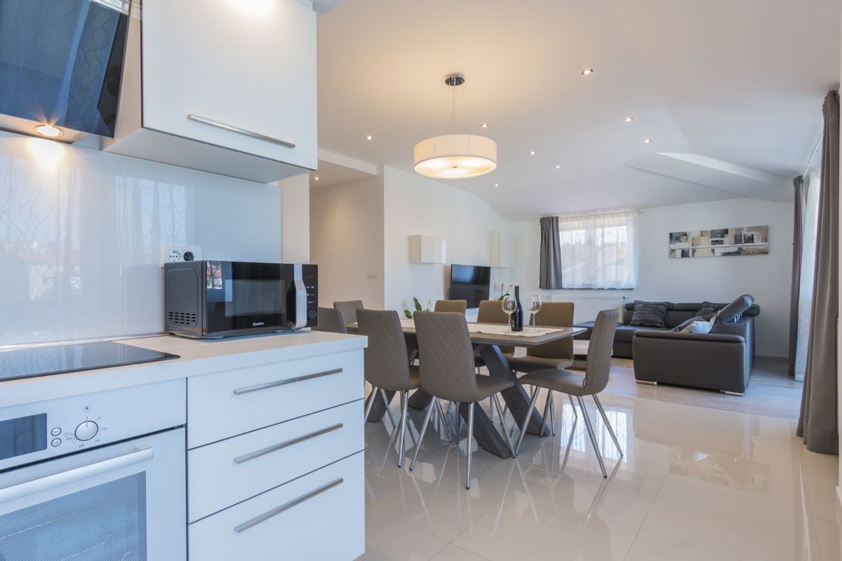 Moderen dvosobni penthouse 500m od morja, Medulin