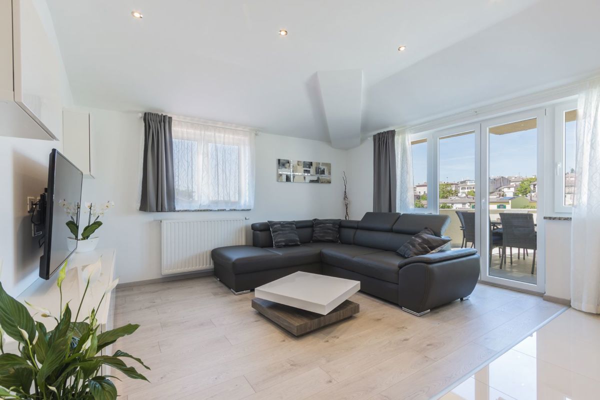 Moderen dvosobni penthouse 500m od morja, Medulin