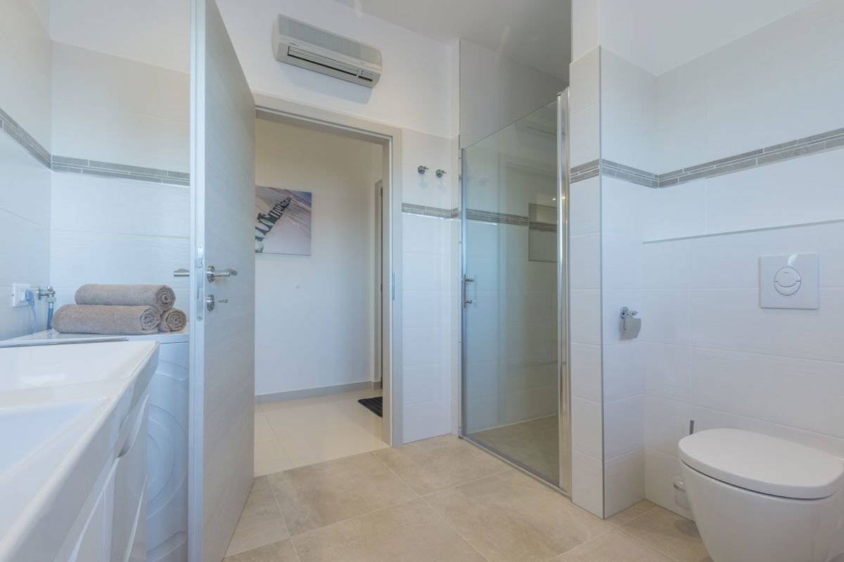 Moderen dvosobni penthouse 500m od morja, Medulin