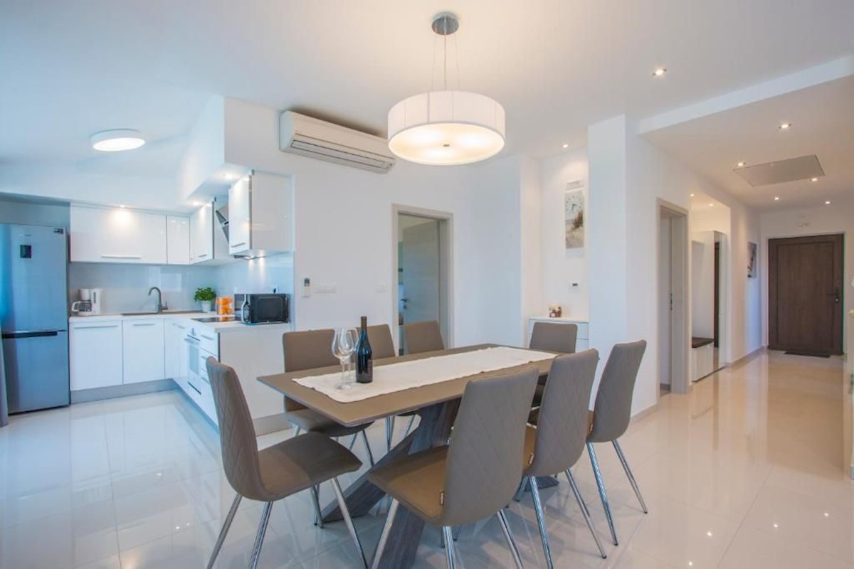 Moderen dvosobni penthouse 500m od morja, Medulin