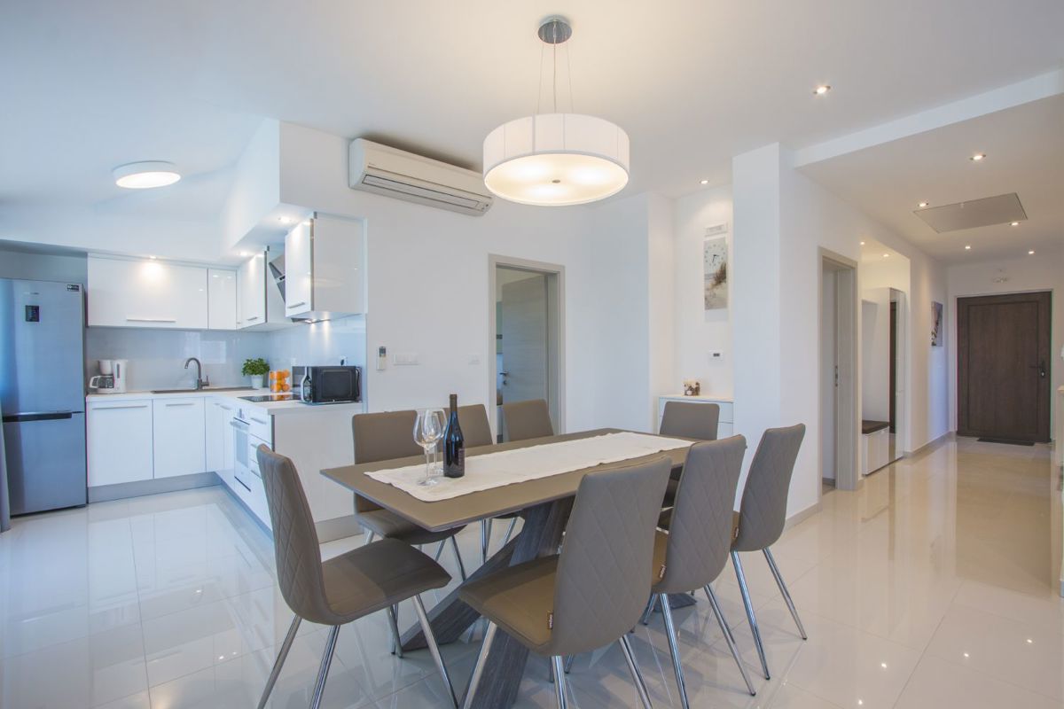 Moderen dvosobni penthouse 500m od morja, Medulin