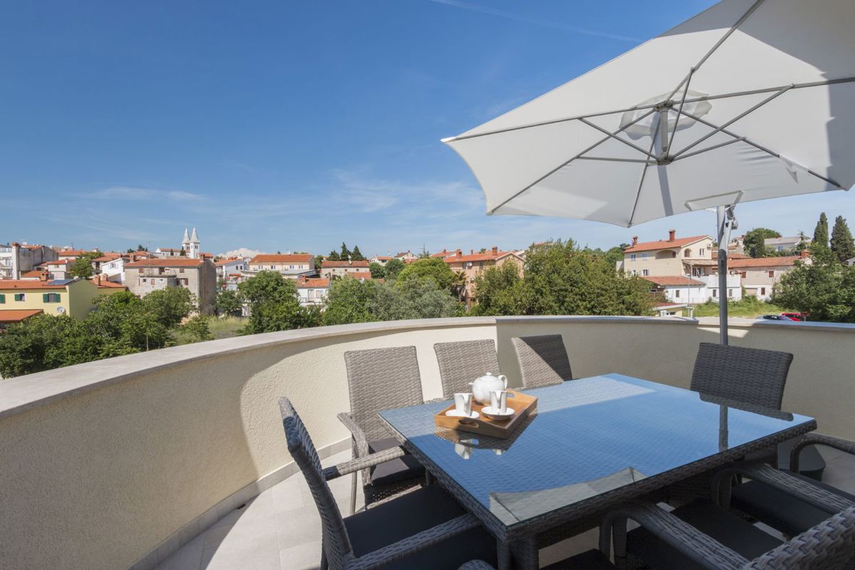 Moderen dvosobni penthouse 500m od morja, Medulin
