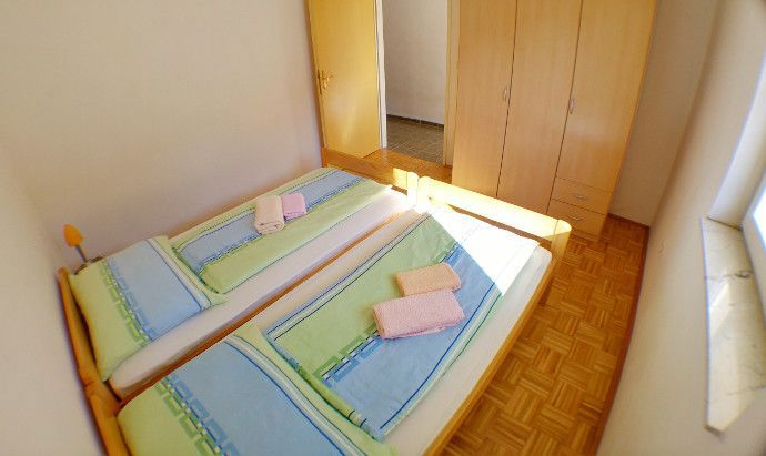 Apartmajska hiša z bazenom, blizu Labina