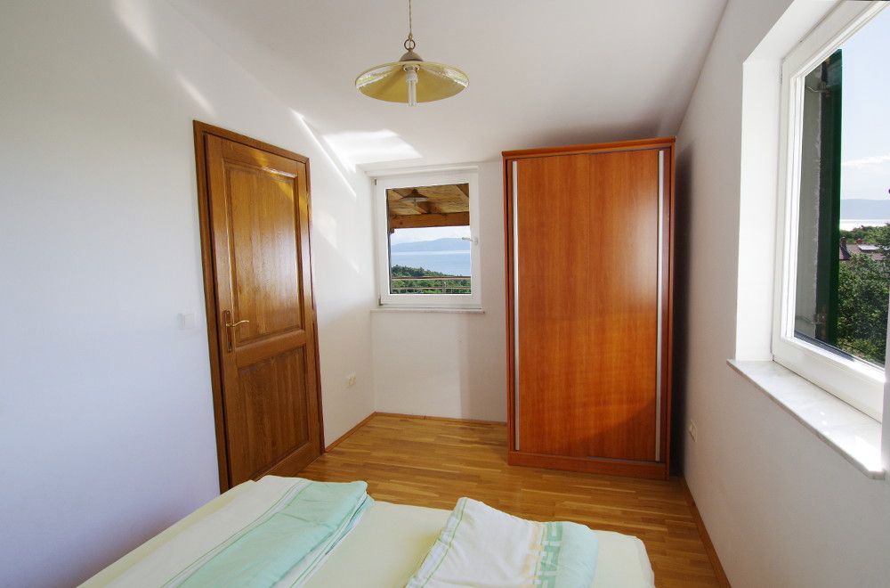 Apartmajska hiša z bazenom, blizu Labina